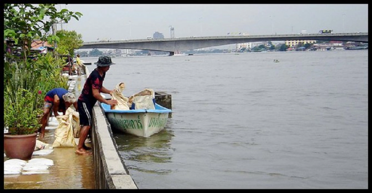 นายกฯปล่อยเรือช่วยดันน้ำลงสู่ทะเล นายกฯปล่อยเรือช่วยดันน้ำลงสู่ทะเล