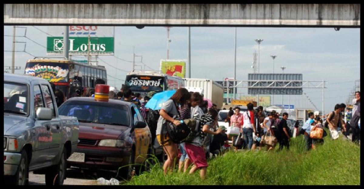 'นวนคร'ประชาชนอพยพหนีน้ำโกลาหล