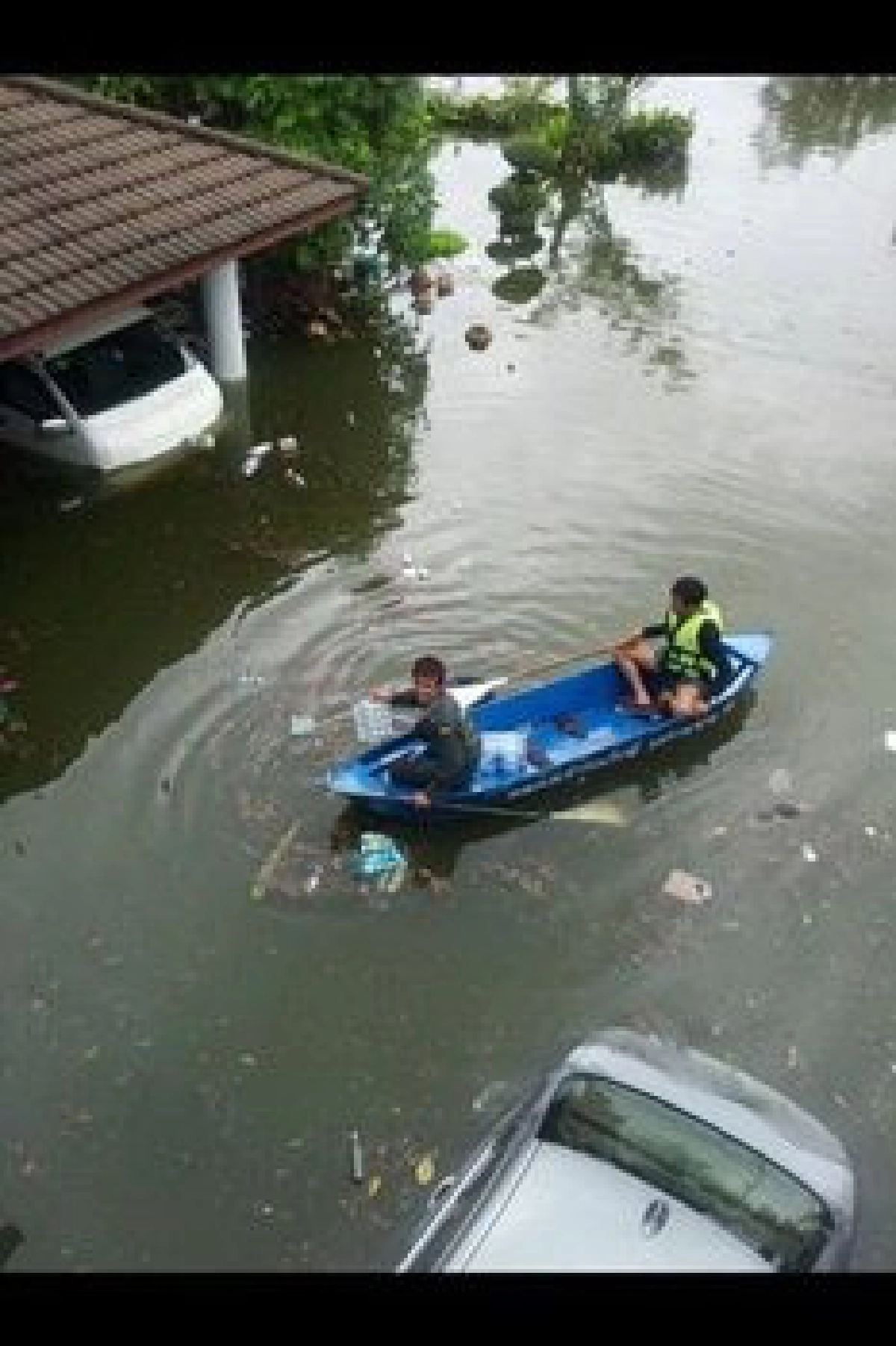 รวยแค่ไหนก็หนีภัยน้ำไม่พ้น รวยแค่ไหนก็หนีภัยน้ำไม่พ้น