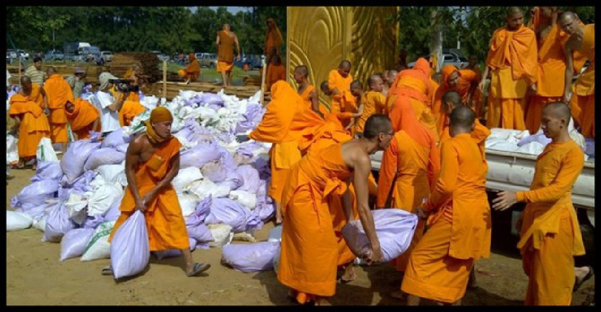 ธรรมกายท่วมบางจุดย้ายผู้พักพิง