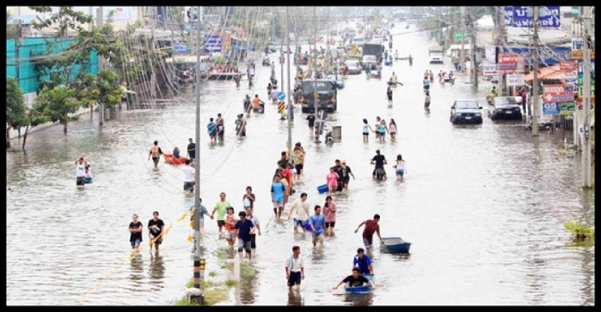 บางบัวทองวิกฤติหนักระดมช่วยผู้ประสบภัย บางบัวทองวิกฤติหนักระดมช่วยผู้ประสบภัย