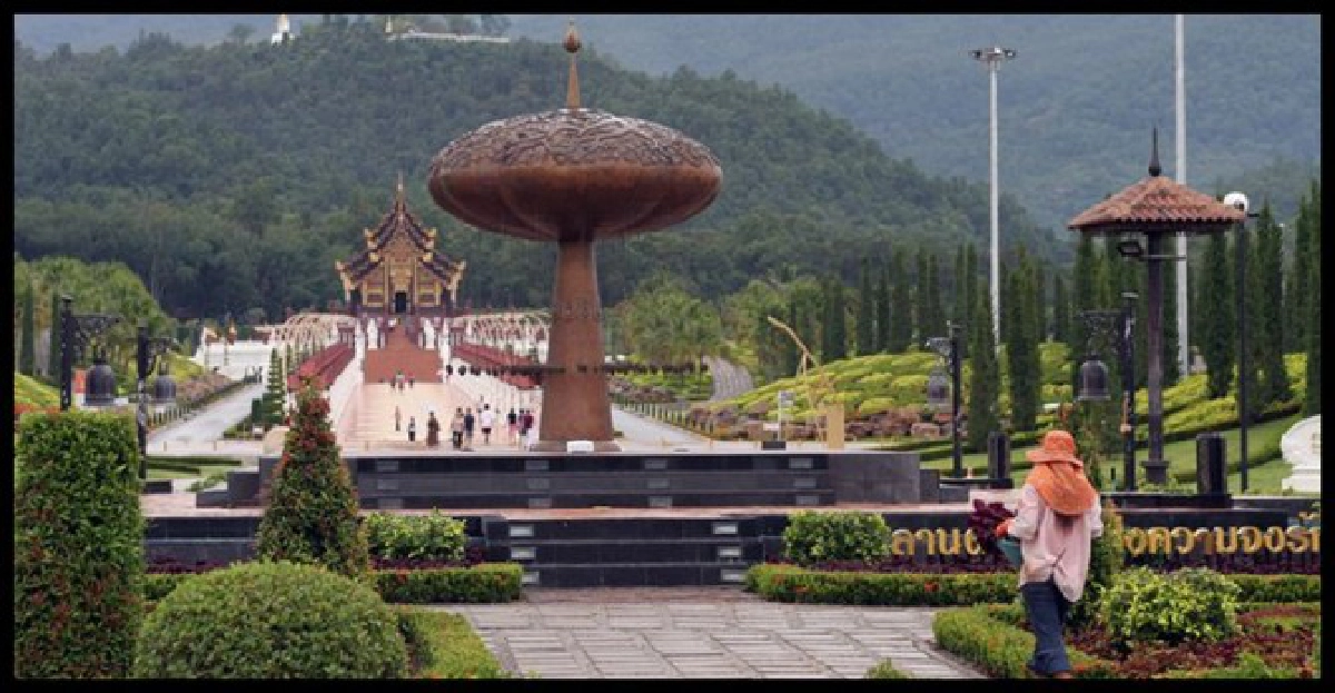 พิษน้ำท่วมเลื่อนงานพืชสวนโลก พิษน้ำท่วมเลื่อนงานพืชสวนโลก