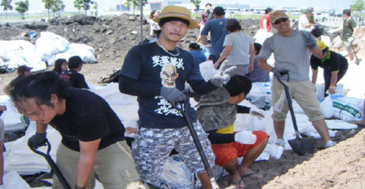 พิษภัยน้ำท่วมร่วมปลุก'ฮีโร่'ดารา
พิษภัยน้ำท่วมร่วมปลุก'ฮีโร่'ดารา
