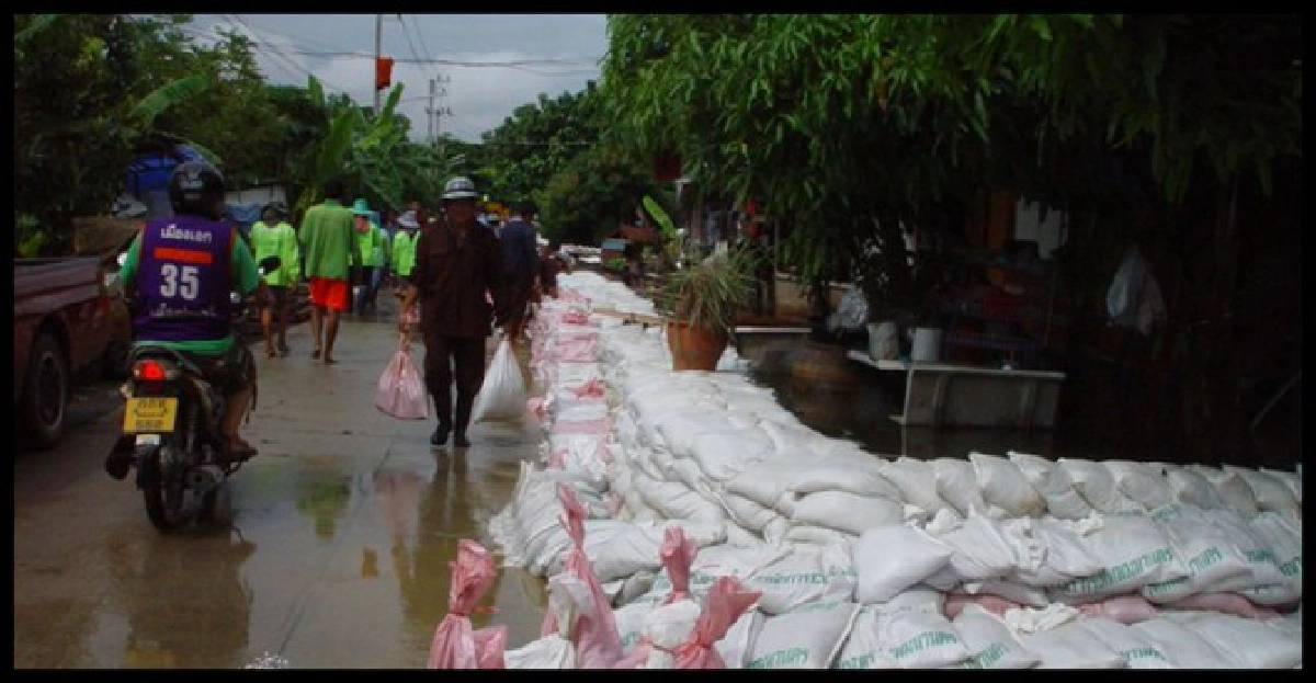 พนังกั้นน้ำเมืองเอกรังสิตแตก3จุด