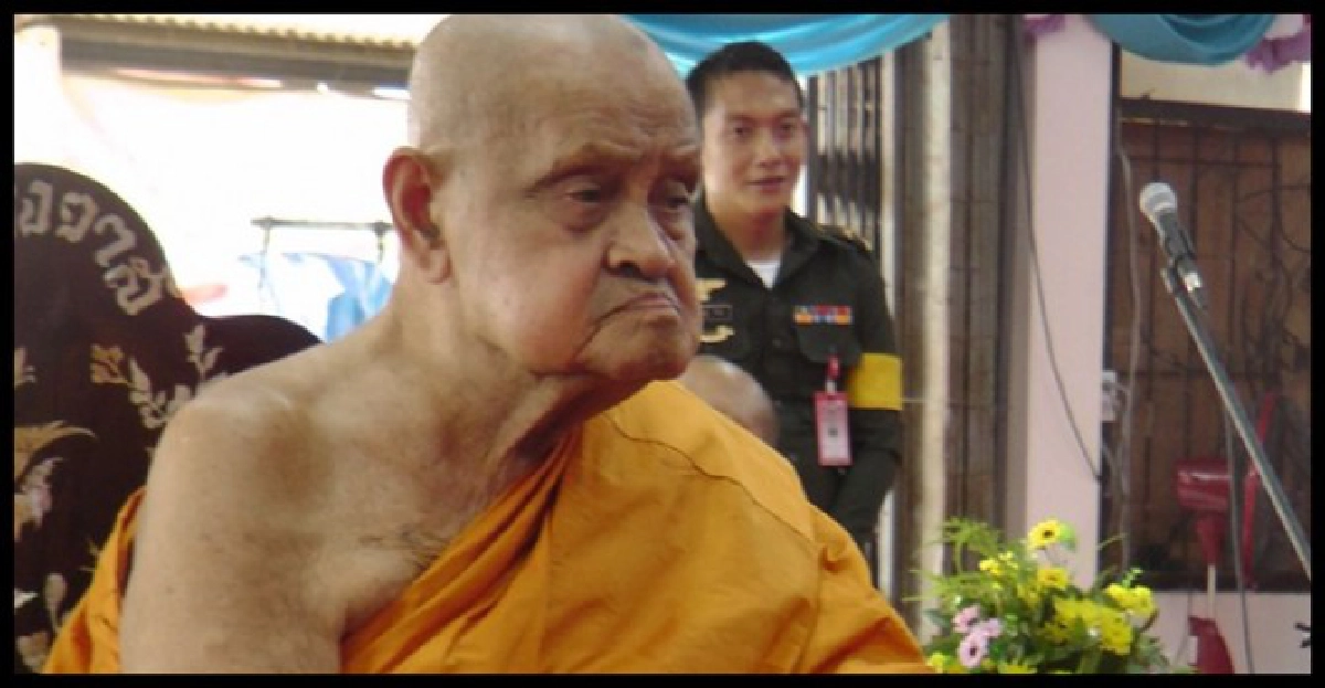 พ่อท่านหวานแจกพระพุทธพระธรรมดับไฟใต้