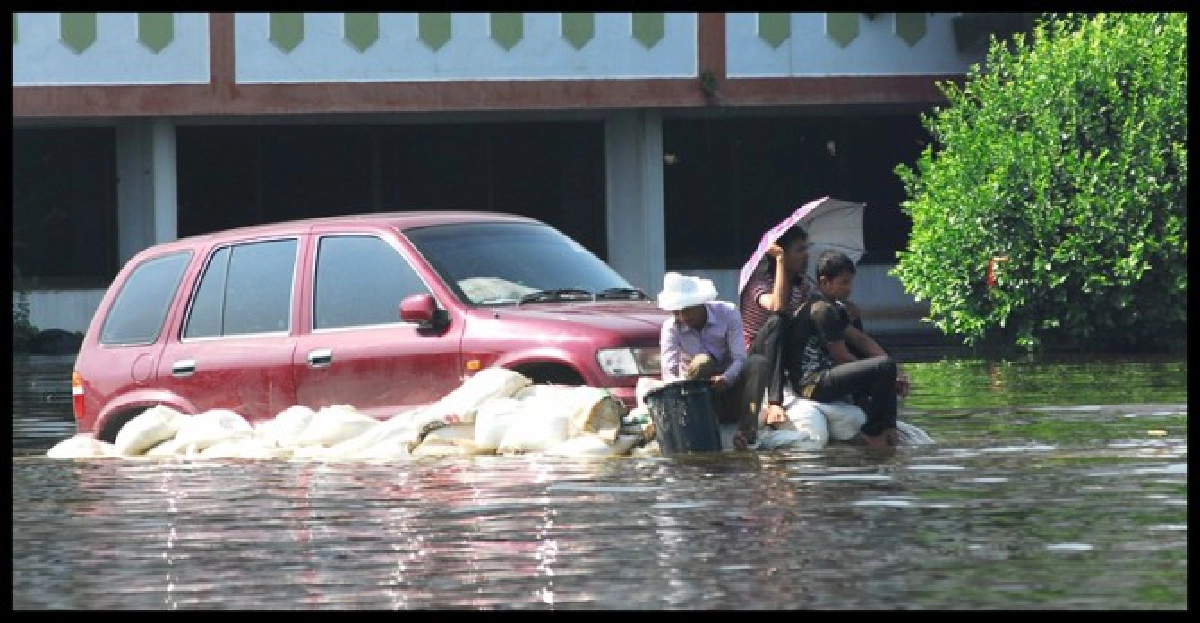 น้ำทะลักเข้าท่วม รพ.ภูมิพล
