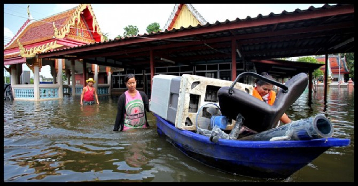 กำแพงหลังวัดปุรณาวาสแตกซ้ำ!
