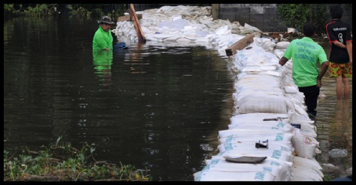 ทำแนวกั้น'กระสอบทราย'สถานที่ราชการสำคัญ 

