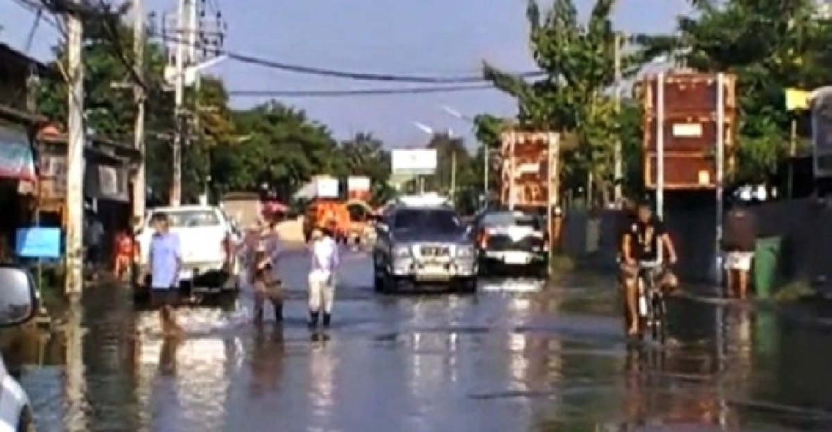 น้ำท่าจีนทะลักท่วมนครชัยศรี น้ำท่าจีนทะลักท่วมนครชัยศรี