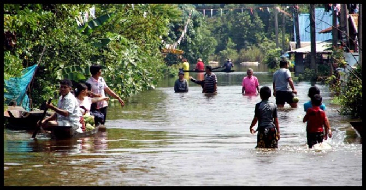 ขรก.ทุลักทุเลขึ้นรถ-ลงเรือ-ลุยน้ำทำงาน ขรก.ทุลักทุเลขึ้นรถ-ลงเรือ-ลุยน้ำทำงาน
