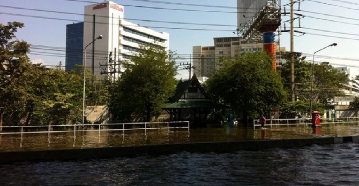 ประมวลภาพน้ำท่วมเดลินิวส์-เกษตรฯ-thaipbs