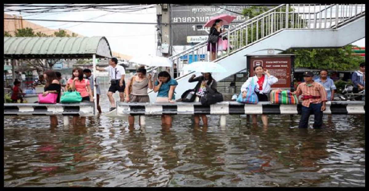 น้ำท่วมถนนเพชรเกษม น้ำท่วมถนนเพชรเกษม