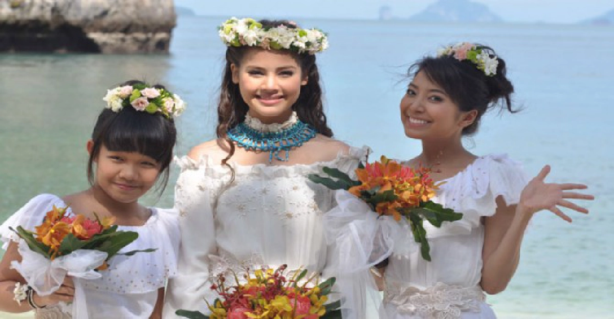 'ณเดชน์-ญาญ่า'สวีทหวานแต่งงานกลางทะเล 'ณเดชน์-ญาญ่า'สวีทหวานแต่งงานกลางทะเล