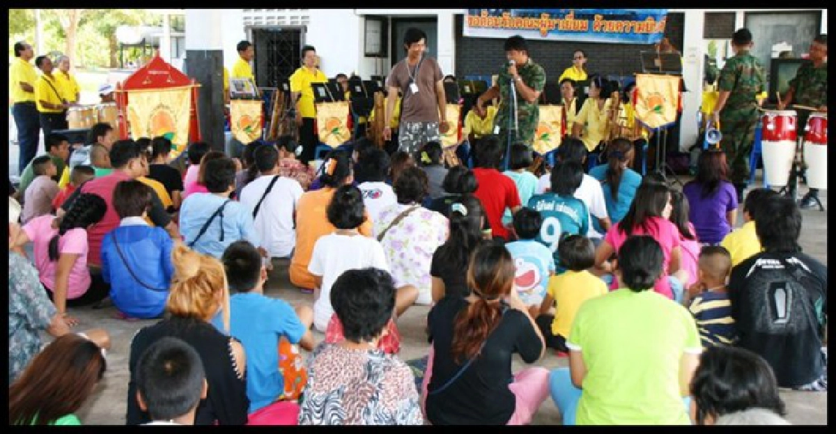 'พระเทพฯ'ทรงเยี่ยมผู้อพยพนครนายก