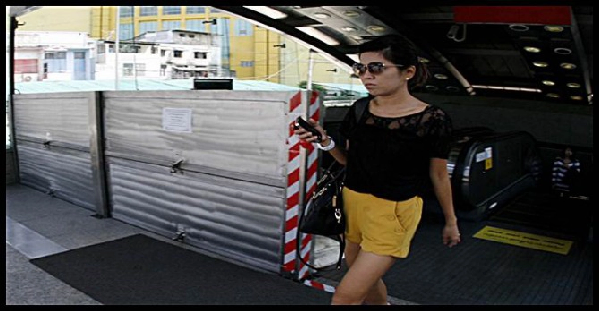 ลาดพร้าวอ่วมรถไฟใต้ดินยังเปิด! ลาดพร้าวอ่วมรถไฟใต้ดินยังเปิด!