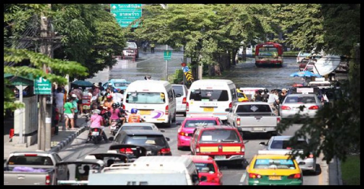 ทัพน้ำชะลอ!สะพานควาย ทัพน้ำชะลอ!สะพานควาย