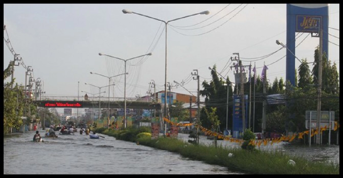 โวยถูกทิ้งติดเกาะหมู่บ้านบางบัวทอง