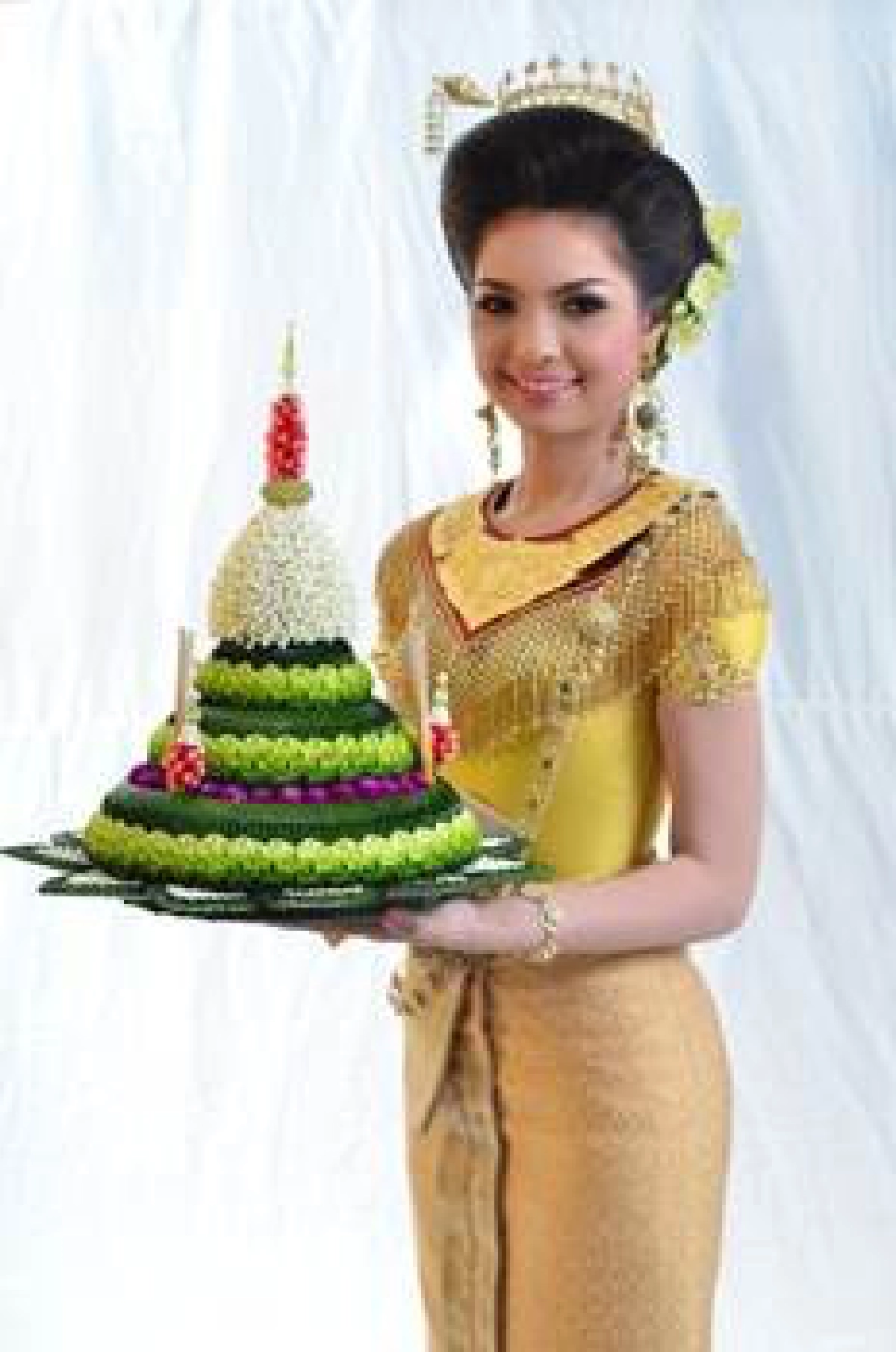 ตระการตาแสงสีเผาเทียนเล่นไฟเมืองพ่อขุน