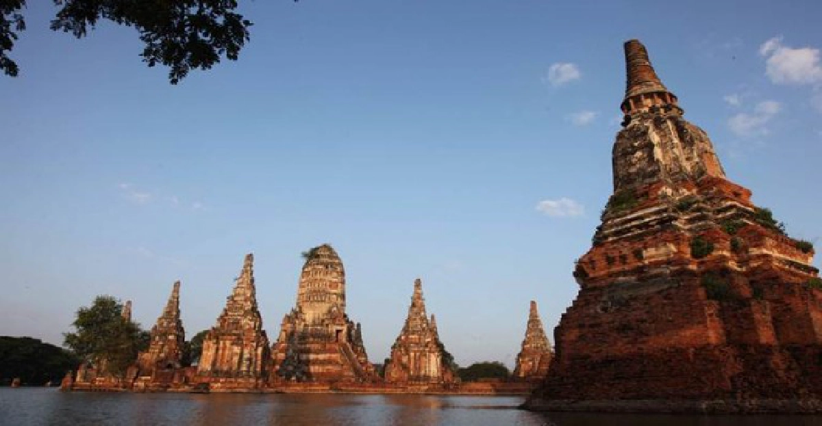 'วัดไชยวัฒนาราม'น้ำเริ่มลดลงแล้ว! 'วัดไชยวัฒนาราม'น้ำเริ่มลดลงแล้ว!