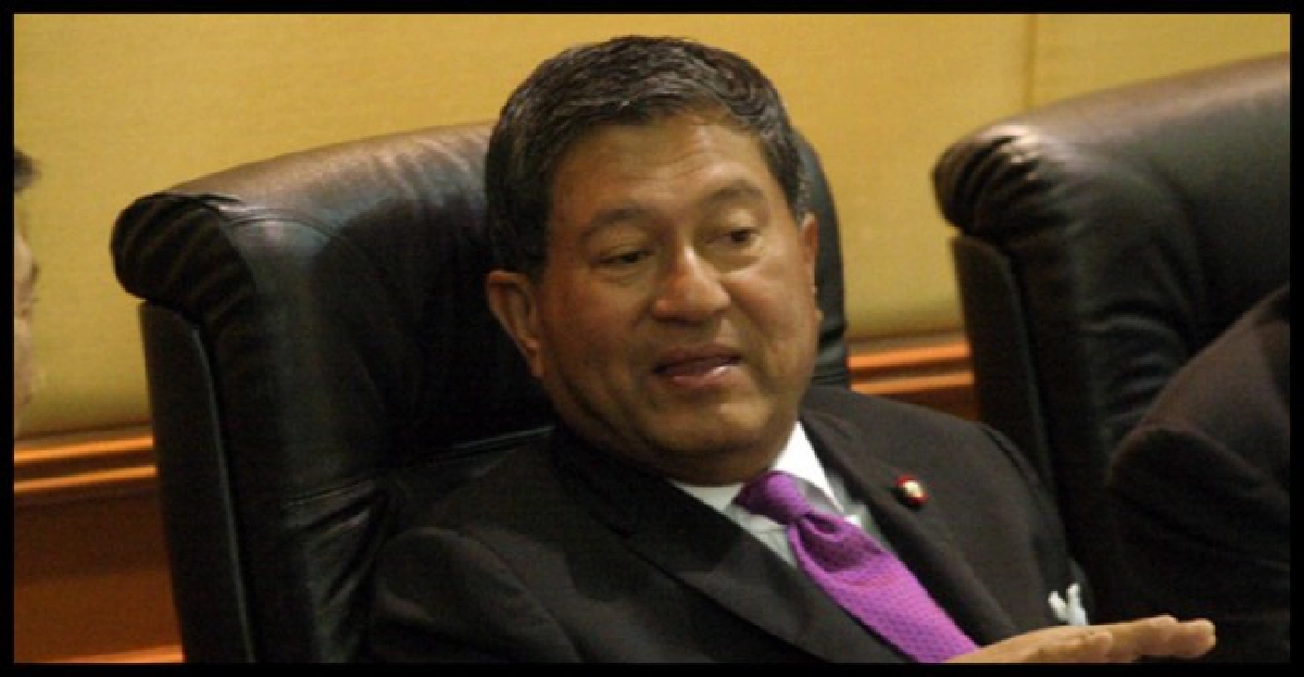 'เฉลิม'นั่งหัวโต๊ะประชุมครม.

