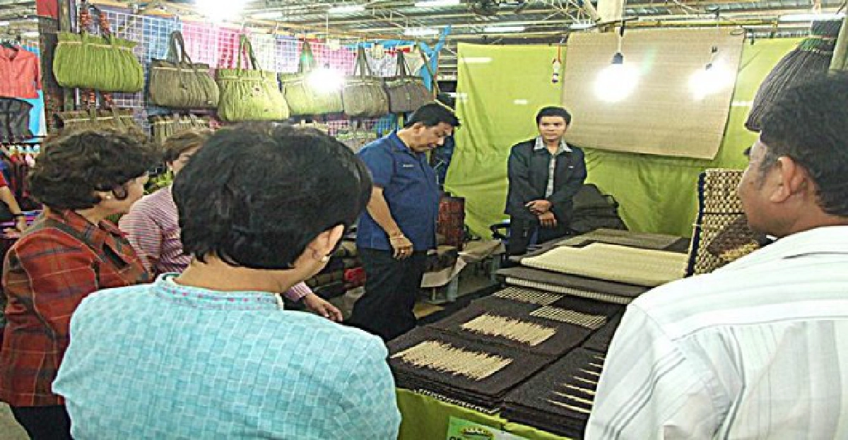 'ชมชิมช็อป'โอทอปไทยสู้ภัยน้ำท่วม 'ชมชิมช็อป'โอทอปไทยสู้ภัยน้ำท่วม