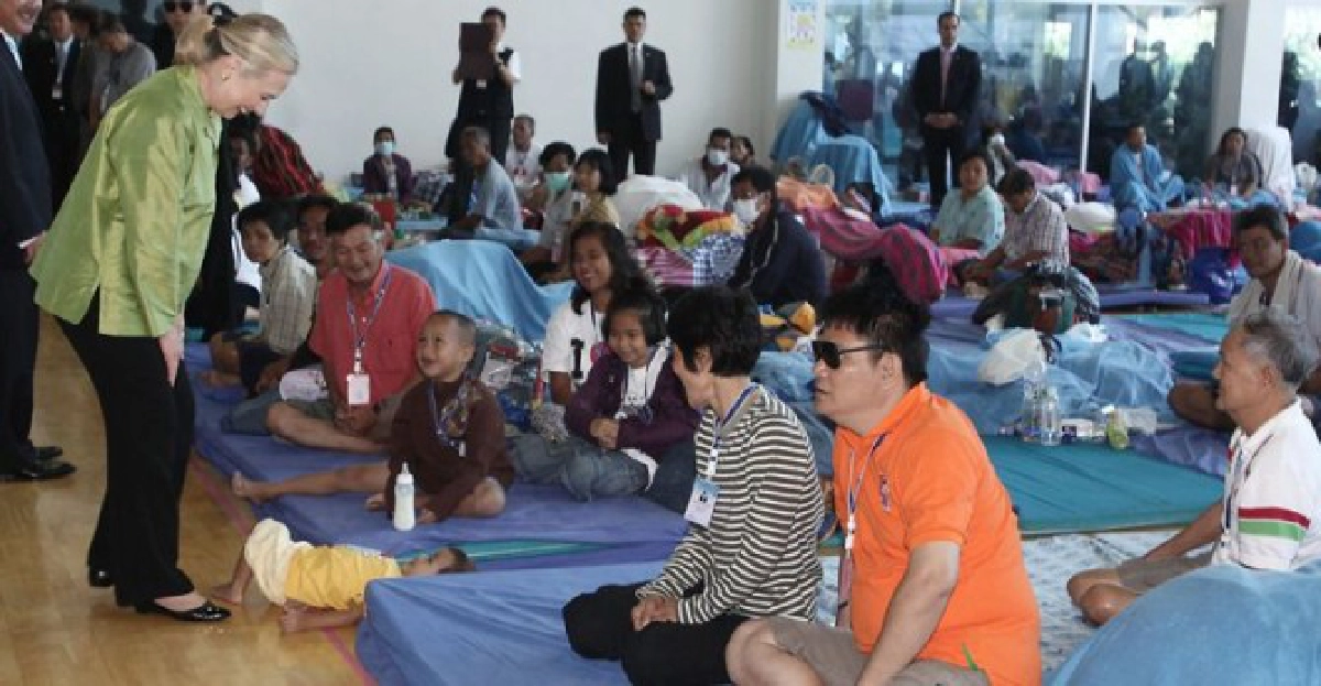 'ฮิลลารี่ คลินตัน'เยี่ยมผู้ประสบภัย 'ฮิลลารี่ คลินตัน'เยี่ยมผู้ประสบภัย