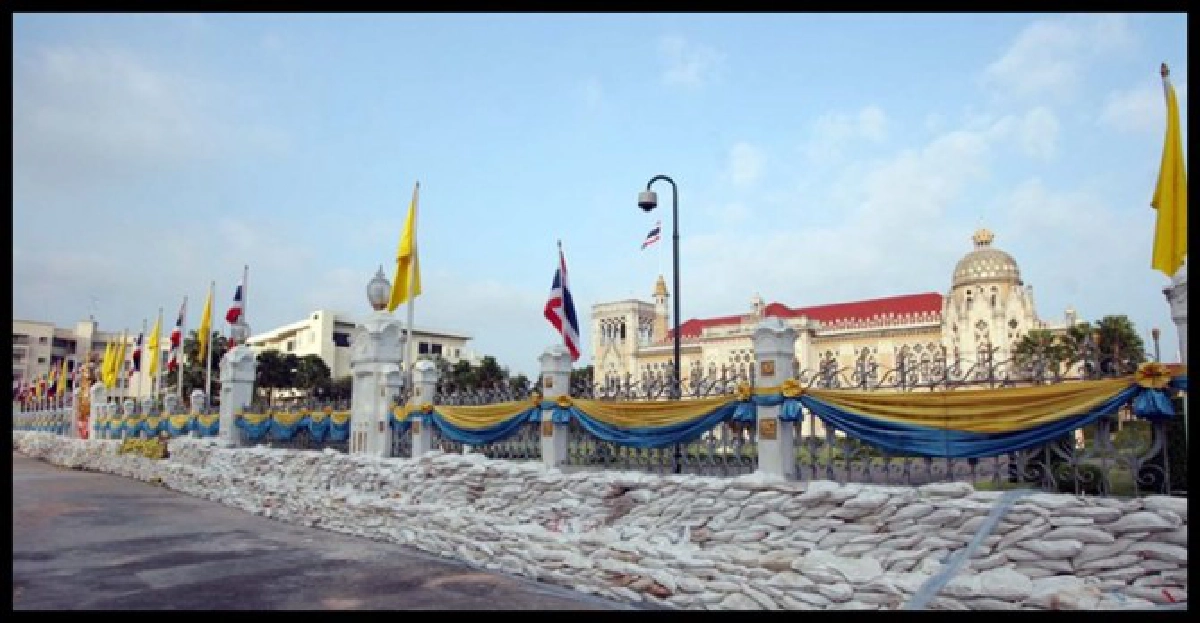ขรก.หนีน้ำบางบัวทองดับคาทำเนียบฯ ขรก.หนีน้ำบางบัวทองดับคาทำเนียบฯ