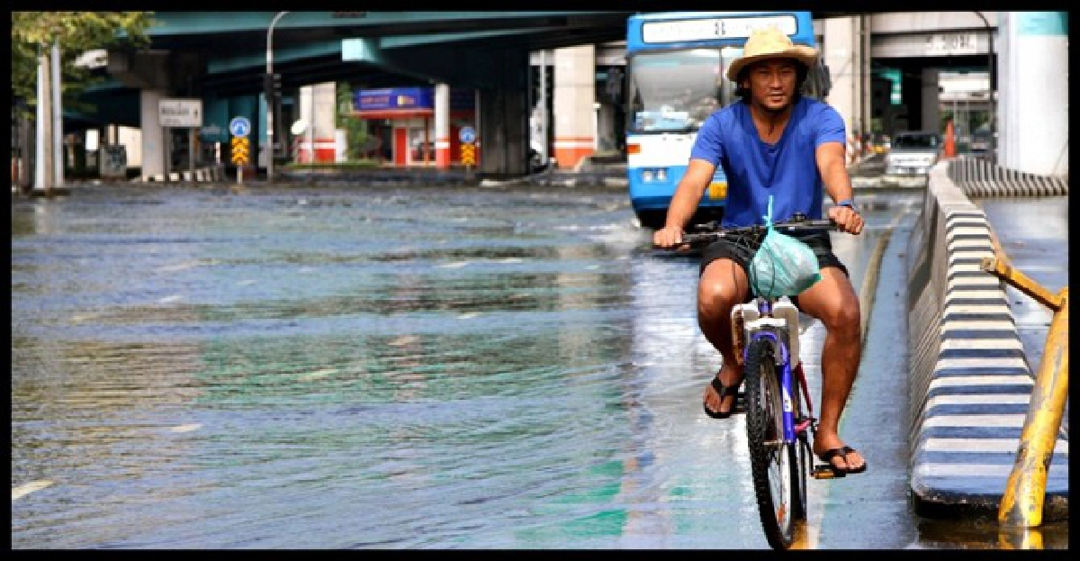 5แยกลาดพร้าวน้ำลดลงแล้ว
