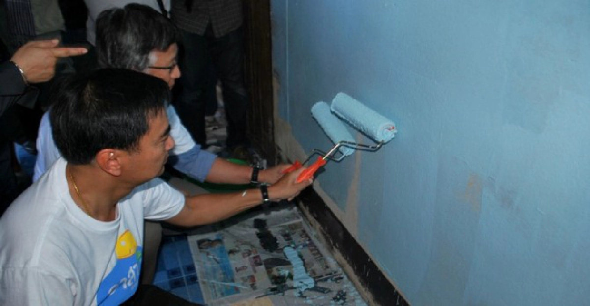 'ปชป.'ลงฟื้นฟูรร.น้ำท่วมบางระกำ