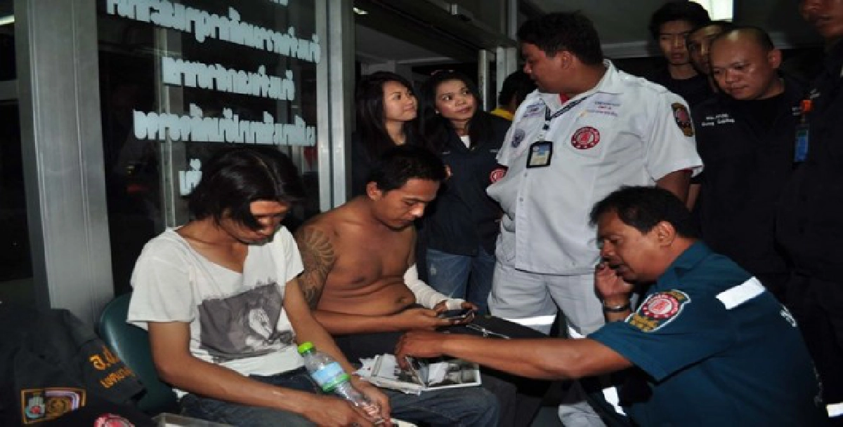 อ้างเป็นป่อเต็กตึ๊งเรี่ยไรเงินช่วยน้ำท่วม 