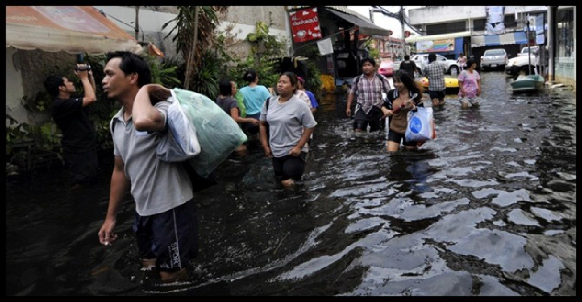 'ชาวรามอินทรา'ร่วม100บุกสนง.เขตจี้แก้น้ำท่วม
'ชาวรามอินทรา'ร่วม100บุกสนง.เขตจี้แก้น้ำท่วม