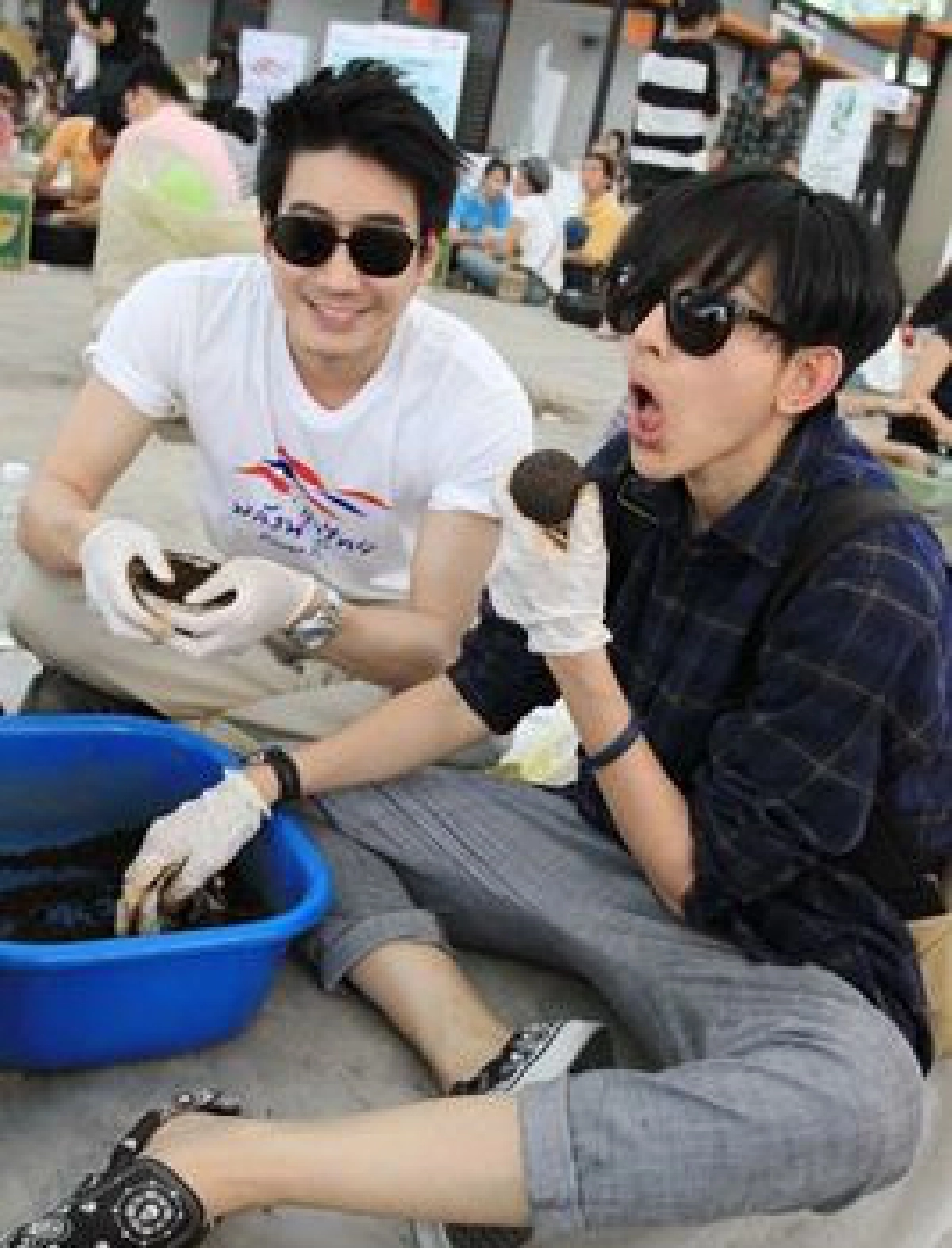 รวมพลคนจิตอาสาปั้นอีเอ็มบอลแก้น้ำเน่า