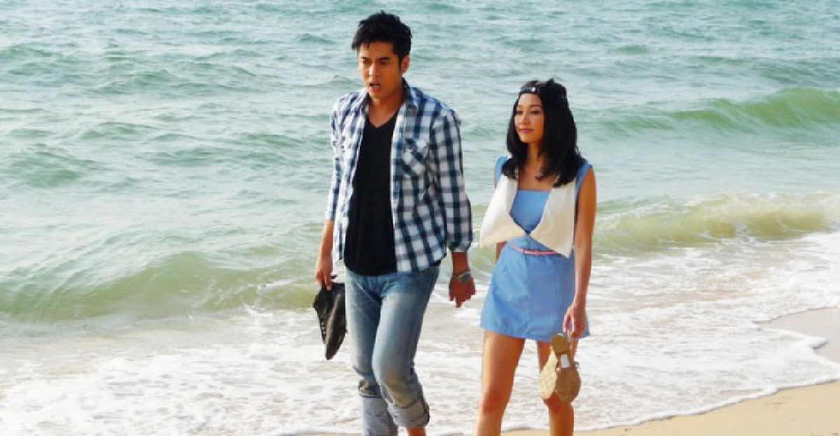 'นุ่น-วี'หนีน้ำท่วมกรุงสวีทหวานริมหาดพัทยา 'นุ่น-วี'หนีน้ำท่วมกรุงสวีทหวานริมหาดพัทยา