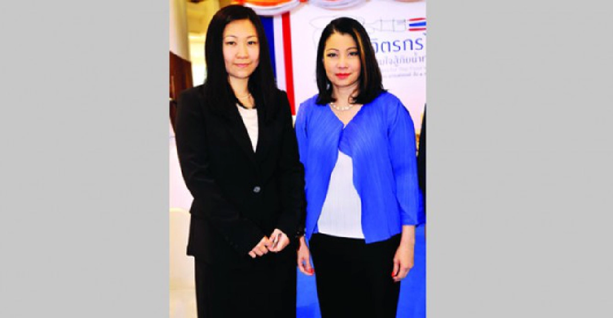 นักวาดผสานกำลังสะบัดพู่กันช่วยน้ำท่วม
นักวาดผสานกำลังสะบัดพู่กันช่วยน้ำท่วม