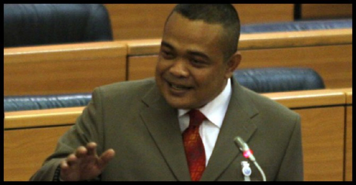 กกต.ให้สภาส่งเรื่อง'ตู่'ถึงศาลรธน. กกต.ให้สภาส่งเรื่อง'ตู่'ถึงศาลรธน.