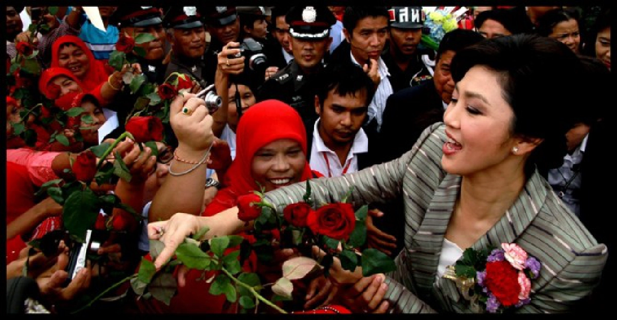 'ปู'หนุน'ปึ้ง'คืนพาสปอร์ตแดงให้'แม้ว'
'ปู'หนุน'ปึ้ง'คืนพาสปอร์ตแดงให้'แม้ว'