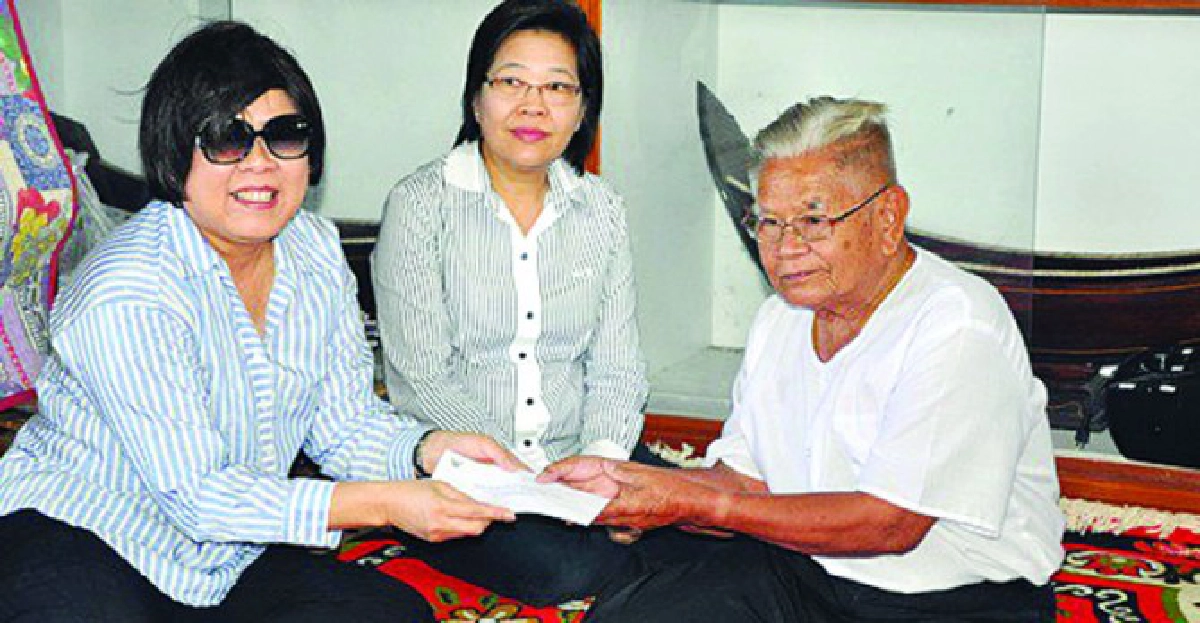 ถอดบทเรียน'อาเพศธารา'ชู'ในหลวง'ต้นแบบ ถอดบทเรียน'อาเพศธารา'ชู'ในหลวง'ต้นแบบ