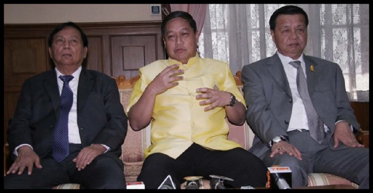 'สื่อเสี้ยม'หรือเสี้ยมกันเอง?