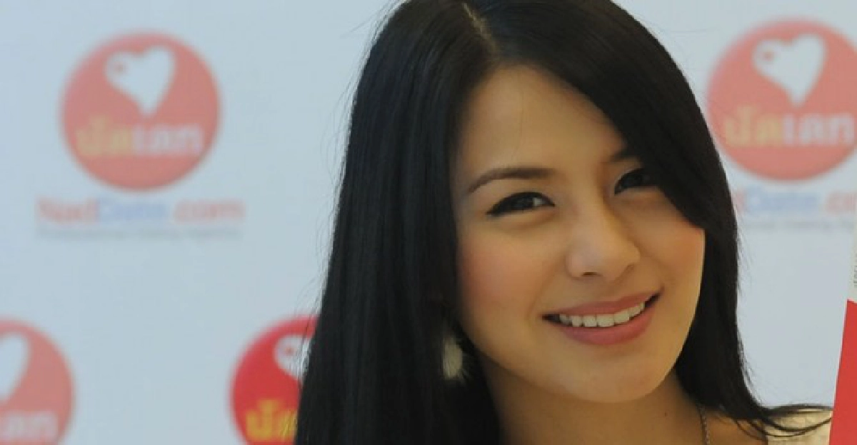 ทิ้งเอ็กแซ็กท์'เพ็ชร'ปลื้ม'รถเมล์'แค่ผลงาน
ทิ้งเอ็กแซ็กท์'เพ็ชร'ปลื้ม'รถเมล์'แค่ผลงาน