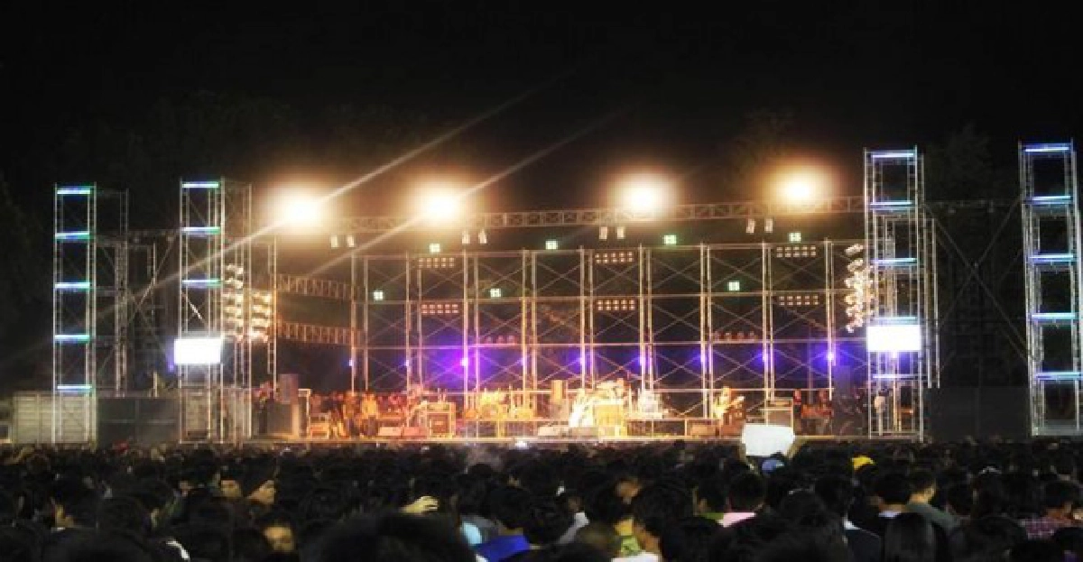 'เสก โลโซ'ขึ้นเวทีอุดรฯ-ลั่นสู้ต่อไป