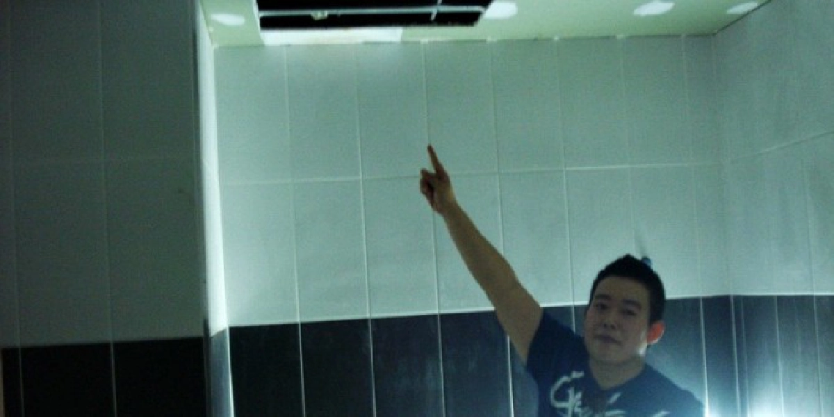 ดาราดังร้องถูกโจรลักสายไฟในบ้าน