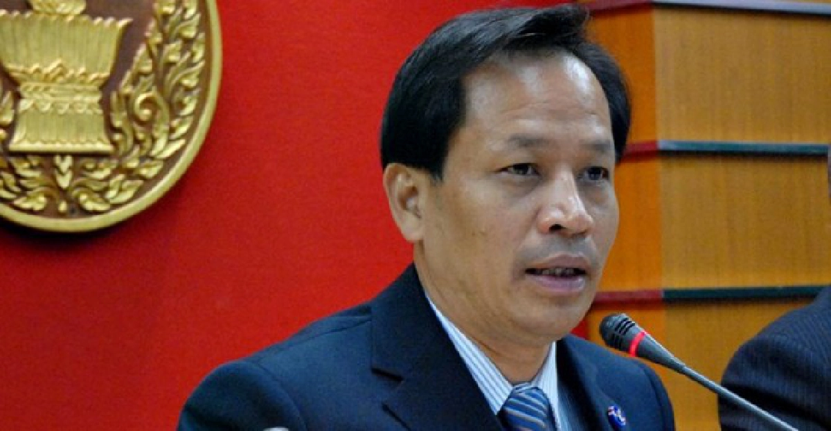 'พท.'ซัด'อภิสิทธิ์'อย่าจุ้นเรื่องพาสปอร์ต 'พท.'ซัด'อภิสิทธิ์'อย่าจุ้นเรื่องพาสปอร์ต
