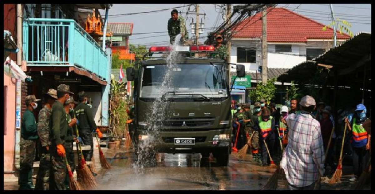 กทม.จ่ายเงินช่วยน้ำท่วมขรก.หัวละหมื่น กทม.จ่ายเงินช่วยน้ำท่วมขรก.หัวละหมื่น
