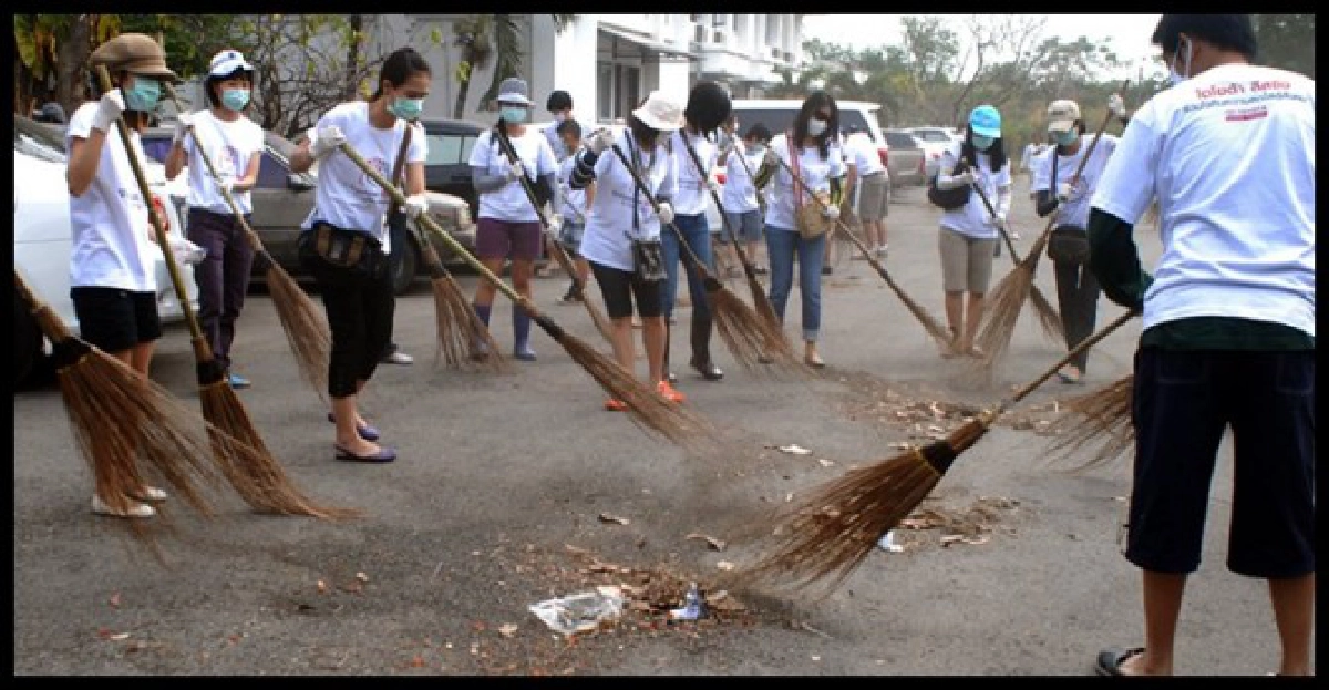 จิตอาสาต่างชาติน้ำใจหลังน้ำลด
