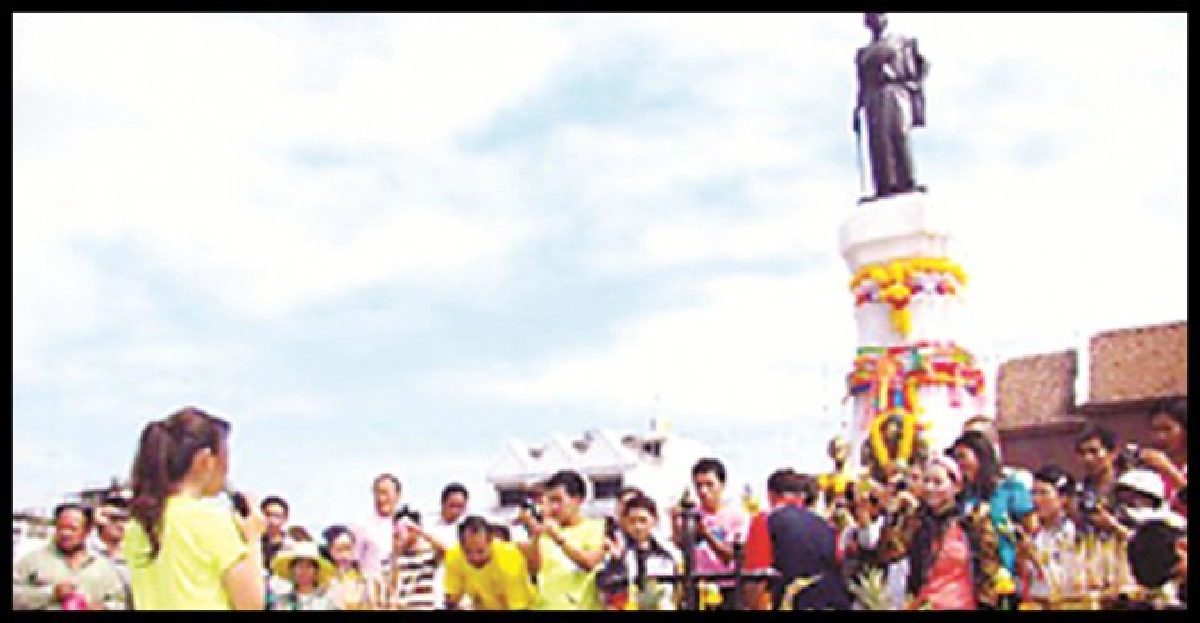 ตั๊กแตนร้องเพลงถวายย่าโม
