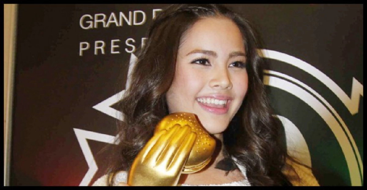 ญาญ่าปัดงานล้นจนเรียนตก
ญาญ่าปัดงานล้นจนเรียนตก