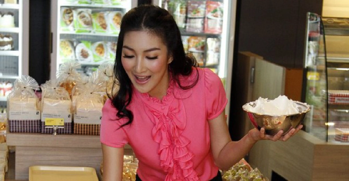 'แพนเค้ก'แต่งหน้าเค้กรับ'ปีใหม่' 'แพนเค้ก'แต่งหน้าเค้กรับ'ปีใหม่'