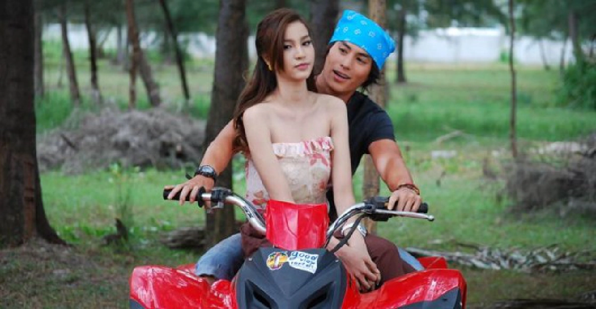 จอแก้วเรื่องย่อ:น้ำขึ้นให้รีบรัก