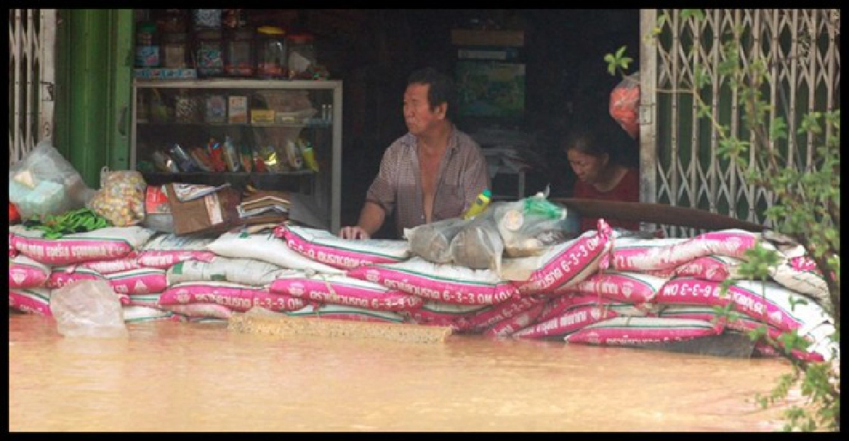 เร่งวางบิ๊กแบ็กสกัดน้ำท่วมหาดใหญ่ชั้นใน 