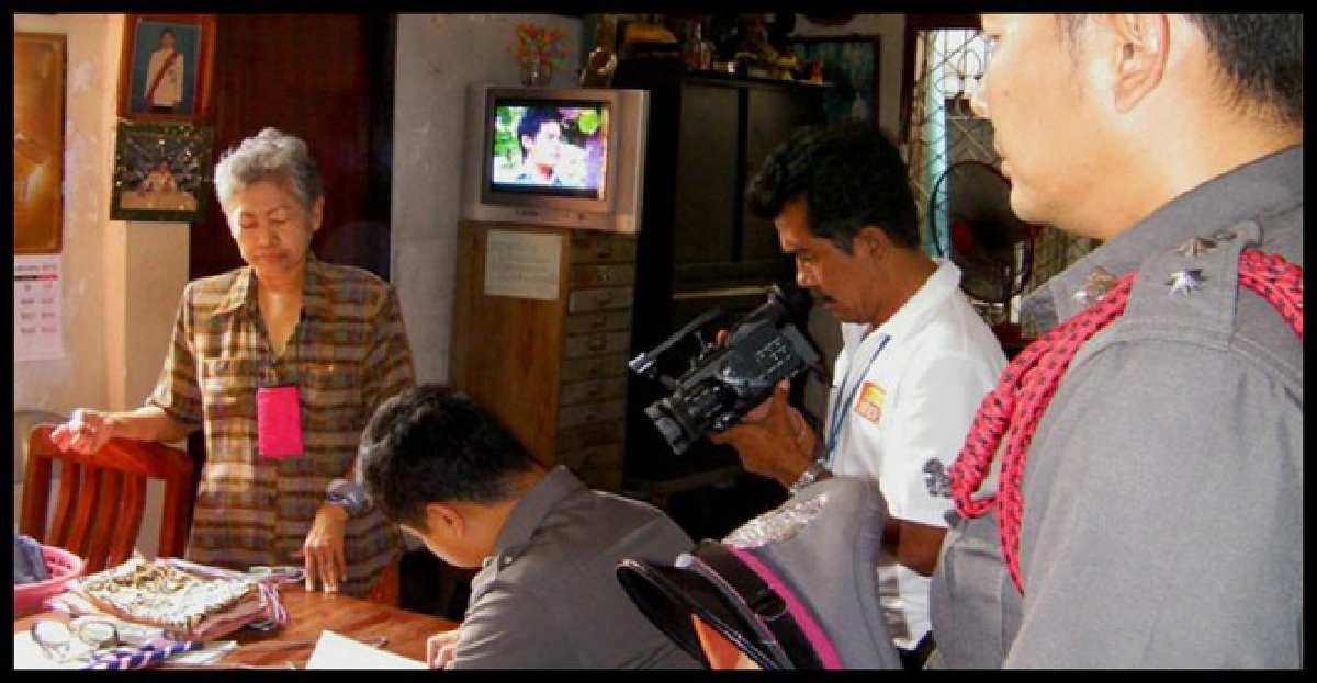 ตร.ดิ้นขอปืนยิงนายกอบจ.มหาชัย
ตร.ดิ้นขอปืนยิงนายกอบจ.มหาชัย